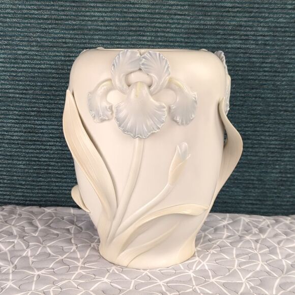 Vintage Fitz & Floyd 3-D Blue Iris Ceramic Vase, Marked F. F. 1982 - Picture 1 of 12